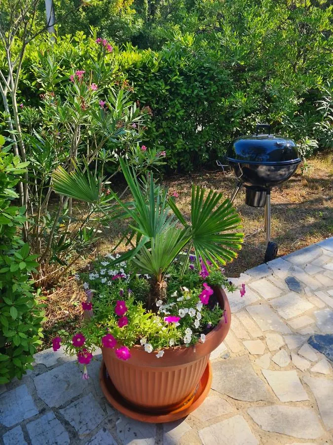 Apartment Apartman Valja - 55M2 - Sea View - Garden - Grill Jadranovo